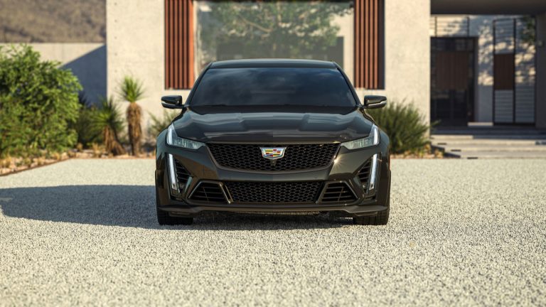 2022-Cadillac-CT5-V-Blackwing-in-Black-Raven-GBA.jpg