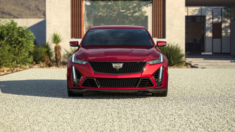 2022-Cadillac-CT5-V-Blackwing-in-Infrared-Tintcoat-GSK.jpg