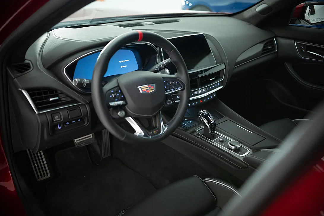 2022-cadillac-ct5-v-shifter.jpg