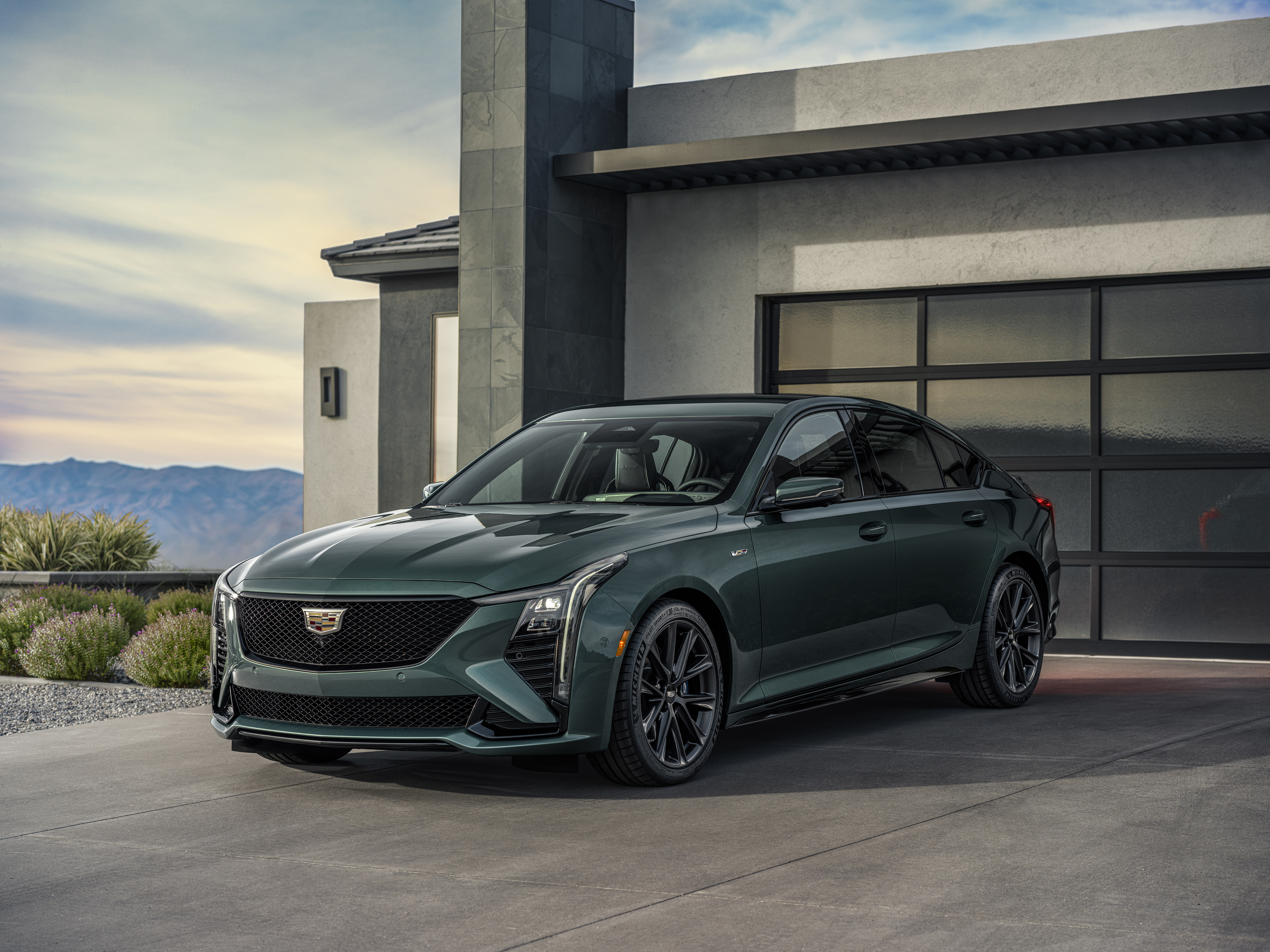 2025-cadillac-ct5-v-01.jpg