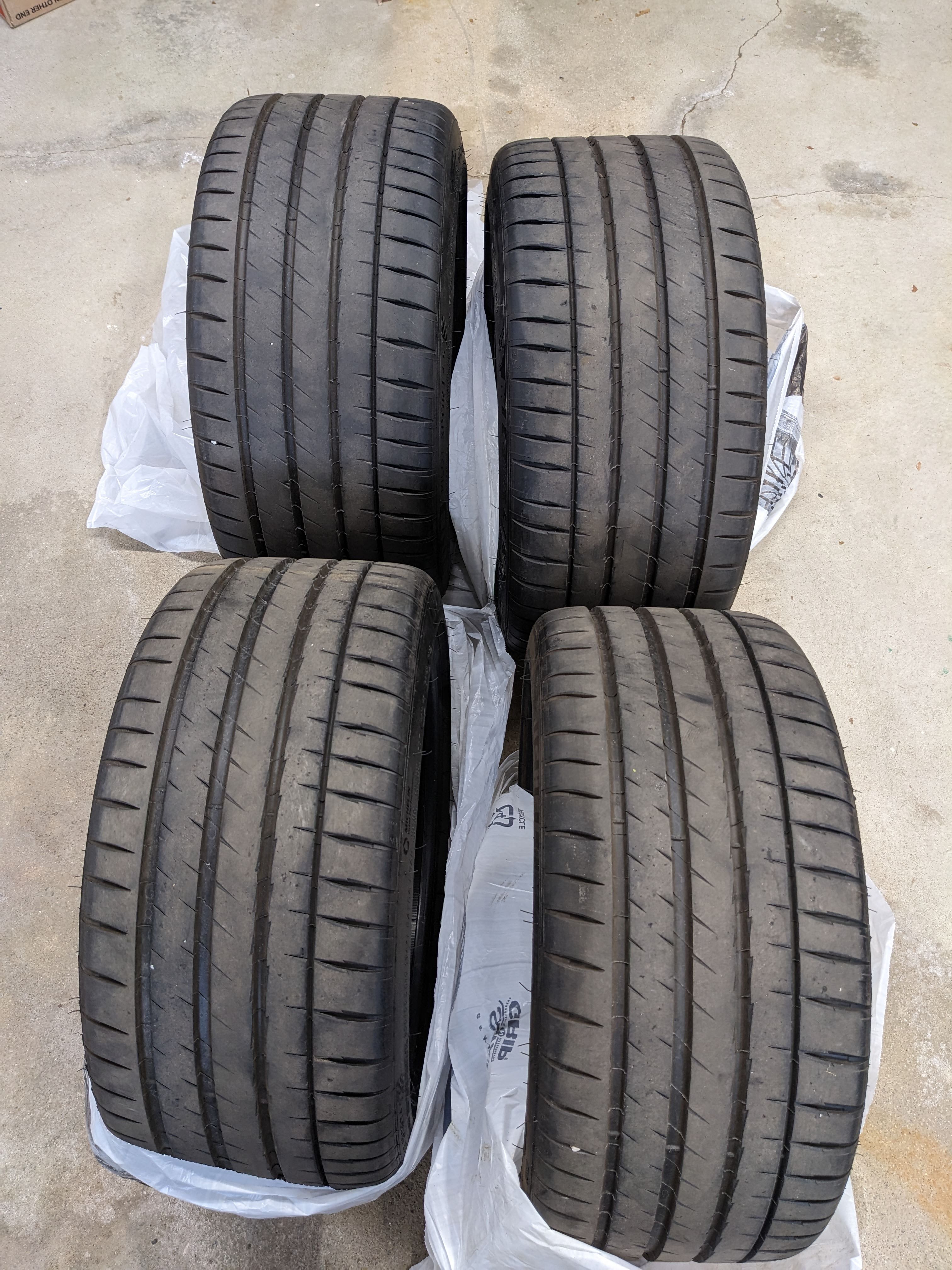 BW tires 1.jpg