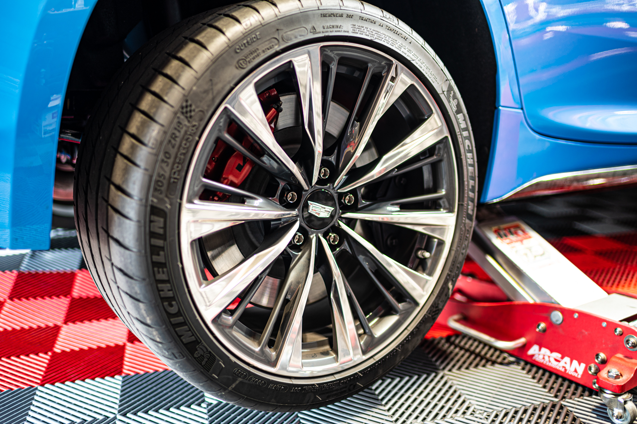 Cadillac Titanium Lug Nuts-7.jpg