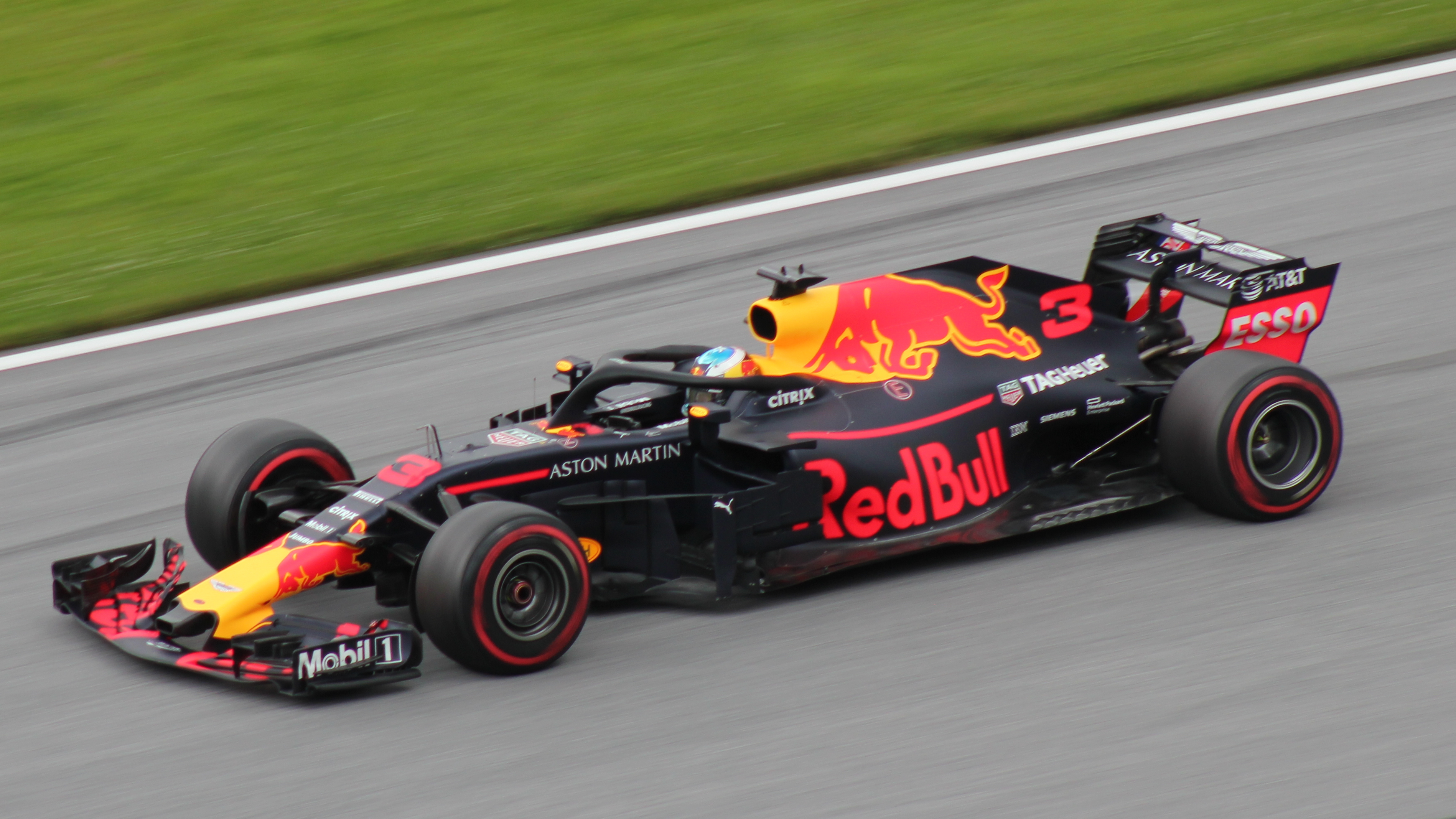 FIA_F1_Austria_2018_Nr._3_Ricciardo.jpg