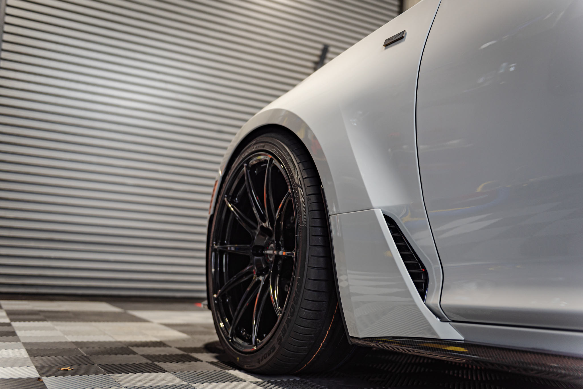 SV103 CT5V Blackwing Gloss Black-01.jpg