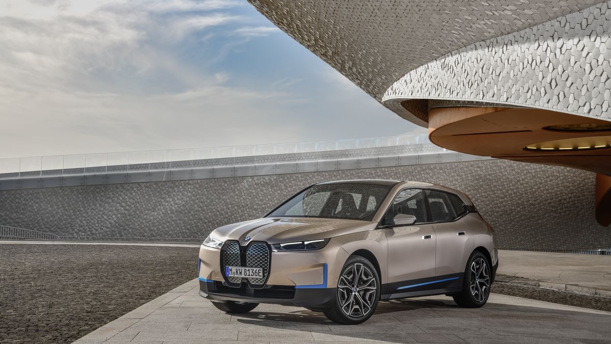 The_first_BMW_iX_Highlights_2.0.jpg