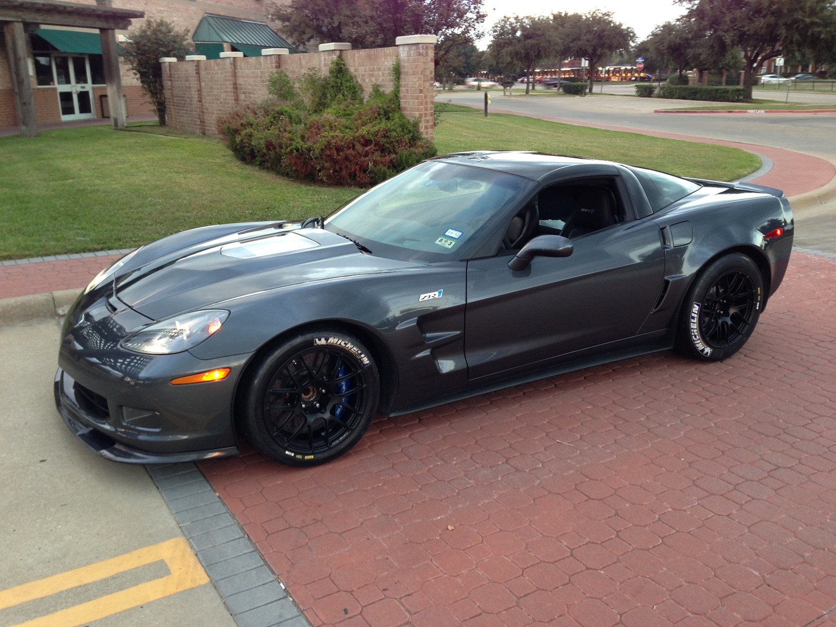 zr1 1.jpg