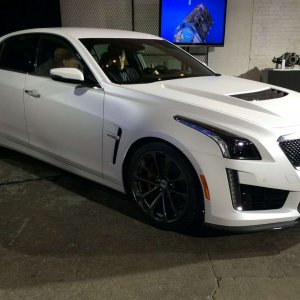 2016-cadillac-cts-v-sedan-9.jpg