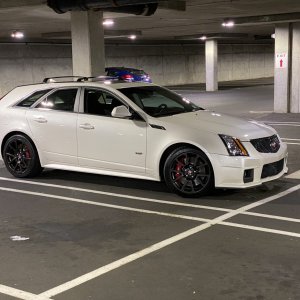 2013 Cadillac CTS-V Wagon in White Diamond Tricoat