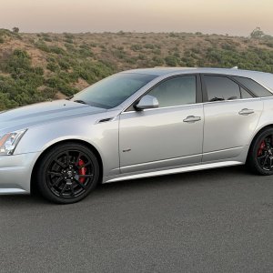 2013 Cadillac CTS-V Wagon in Radiant Silver Metallic