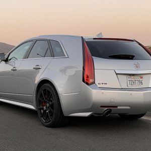 2013 Cadillac CTS-V Wagon in Radiant Silver Metallic