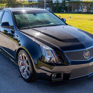 Media '2014 Cadillac CTS-V Wagon in Black Diamond Tricoat' in category 'Black Diamond Tricoat'