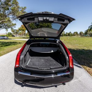 2014 Cadillac CTS-V Wagon in Black Diamond Tricoat