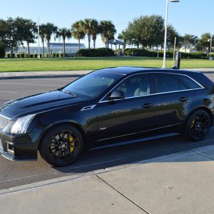 2012 Cadillac CTS-V Wagon in Black Diamond Tricoat