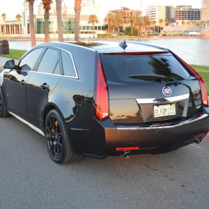 2012 Cadillac CTS-V Wagon in Black Diamond Tricoat