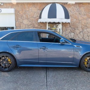 2013 Cadillac CTS-V Wagon in Stealth Blue Metallic