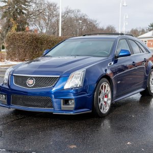 2014 Cadillac CTS-V Wagon 6-Speed in Opulent Blue Metallic