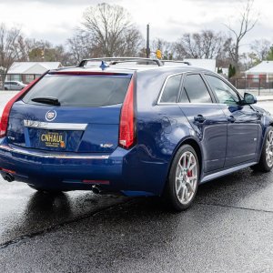 2014 Cadillac CTS-V Wagon 6-Speed in Opulent Blue Metallic