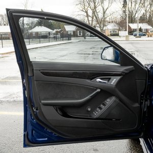 2014 Cadillac CTS-V Wagon 6-Speed in Opulent Blue Metallic