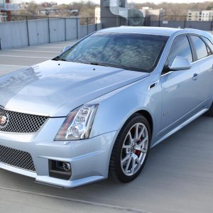 2014 Cadillac CTS-V Wagon 6-Speed in Glacier Blue Metallic