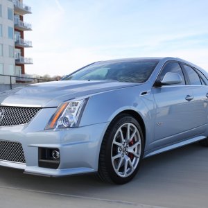 2014 Cadillac CTS-V Wagon 6-Speed in Glacier Blue Metallic