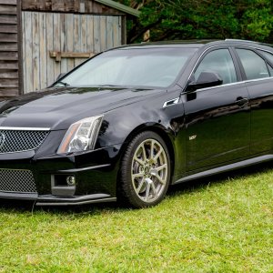 2012 Cadillac CTS-V Wagon in Black Raven