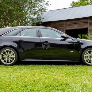 2012 Cadillac CTS-V Wagon in Black Raven