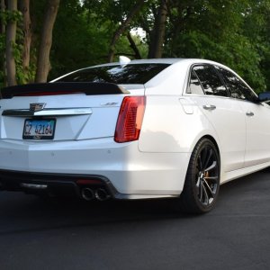 2017-cadillac-cts-v-crystal-white-tricoat-6.jpg