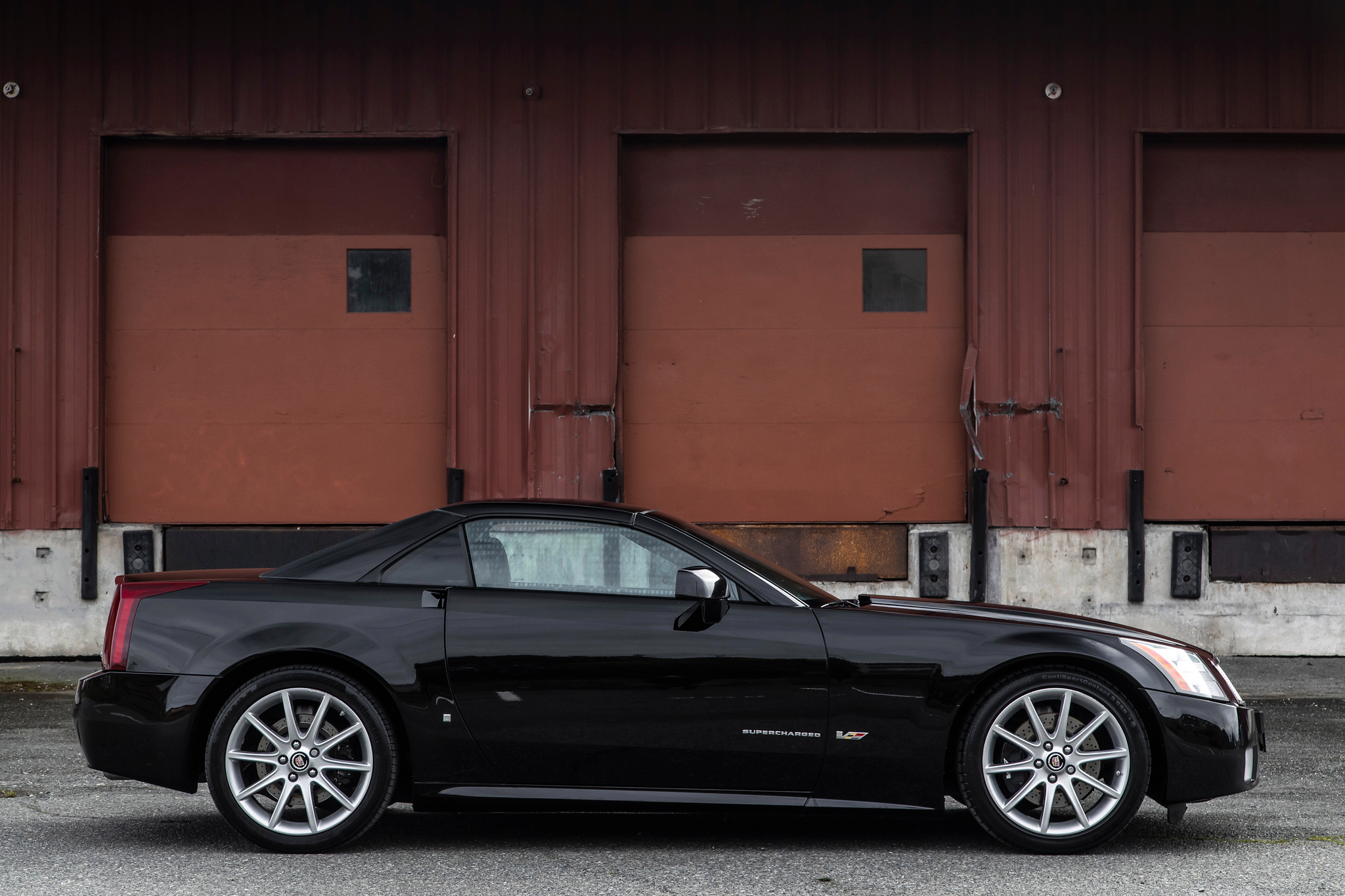 2006 Cadillac XLR-V in Black Raven