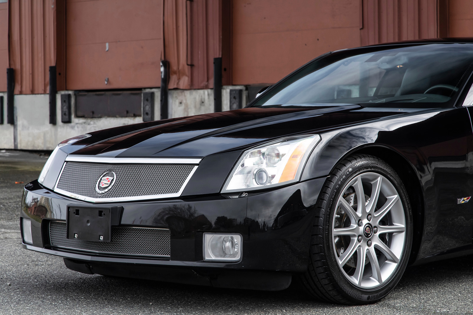 2006 Cadillac XLR-V in Black Raven