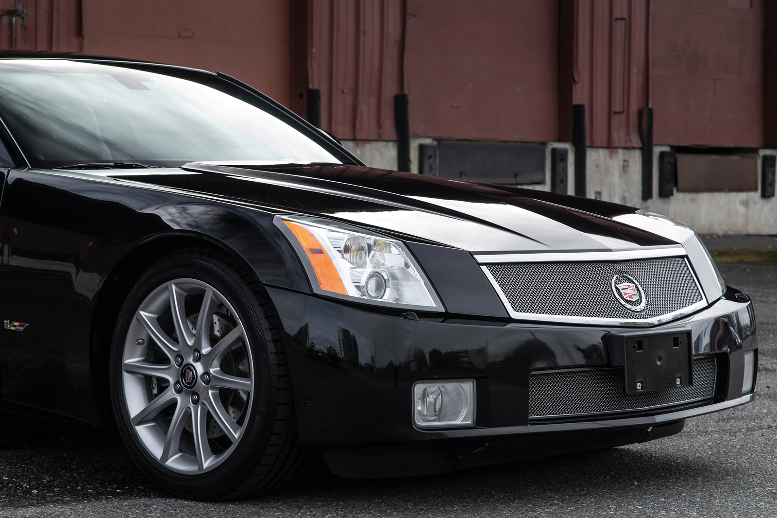 2006 Cadillac XLR-V in Black Raven
