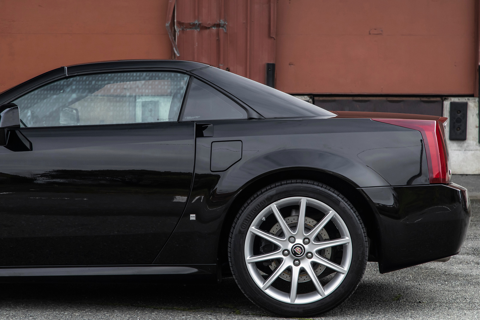 2006 Cadillac XLR-V in Black Raven