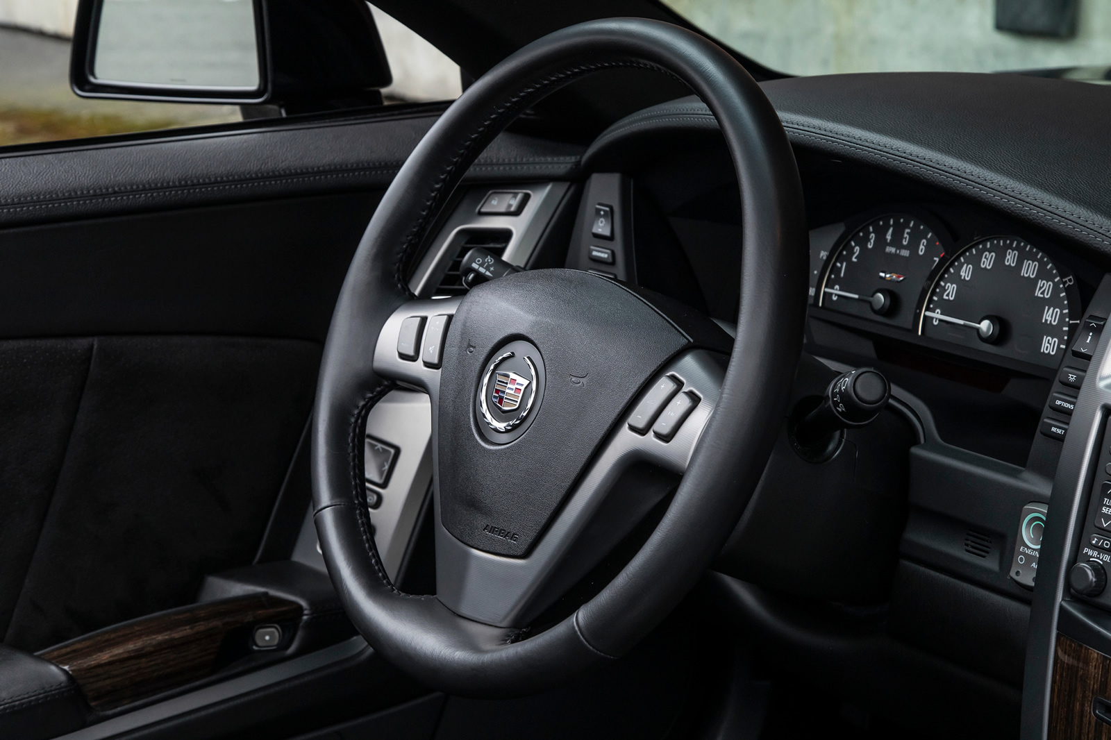 2006 Cadillac XLR-V in Black Raven