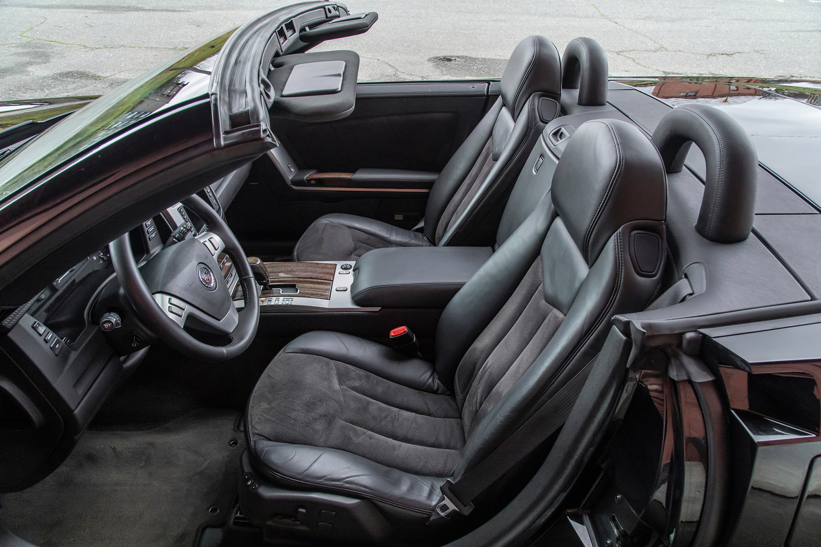 2006 Cadillac XLR-V in Black Raven