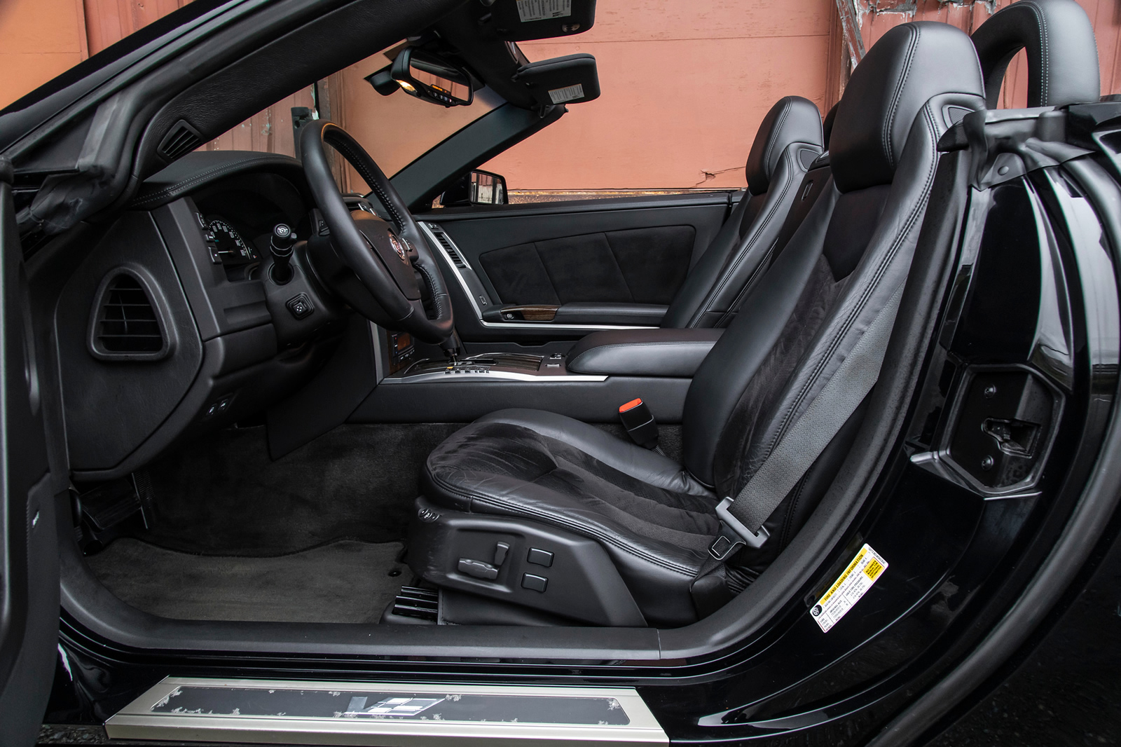 2006 Cadillac XLR-V in Black Raven