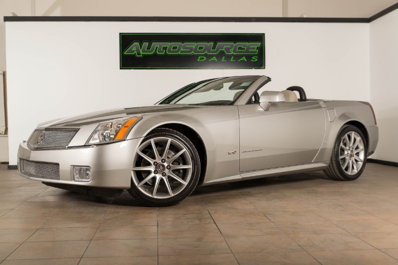 2007 Cadillac XLR-V in Light Platinum