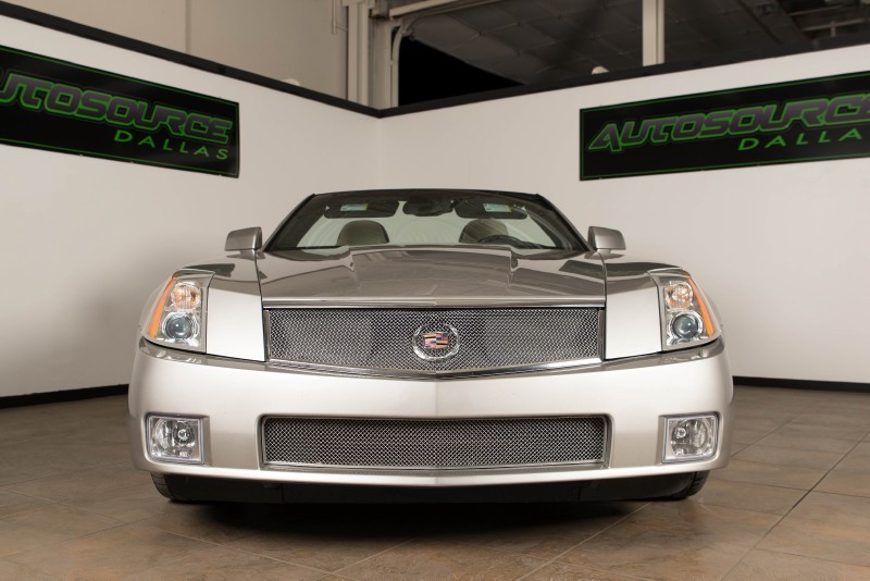 2007 Cadillac XLR-V in Light Platinum