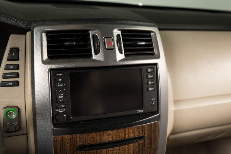 2007 Cadillac XLR-V in Light Platinum