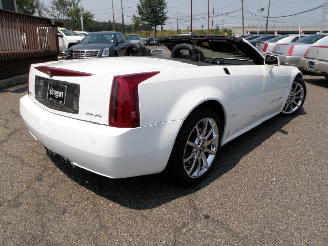 2008 Cadillac XLR-V