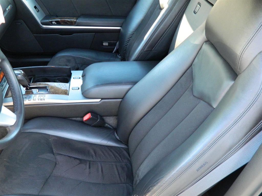 2009 Cadillac XLR-V Interior