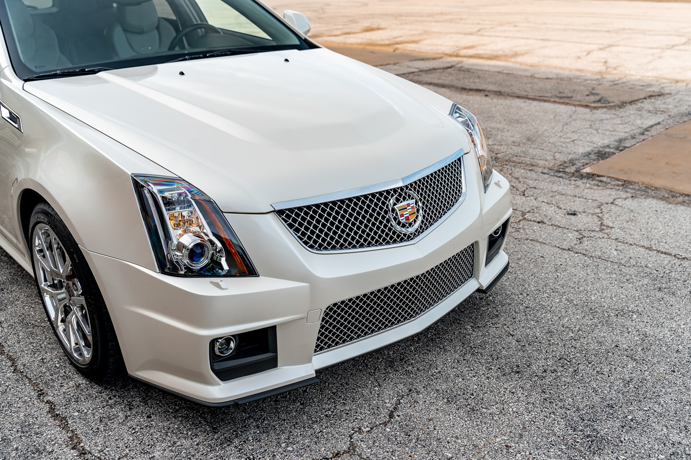 2011 Cadillac CTS-V Wagon 6-Speed in White Diamond Tricoat