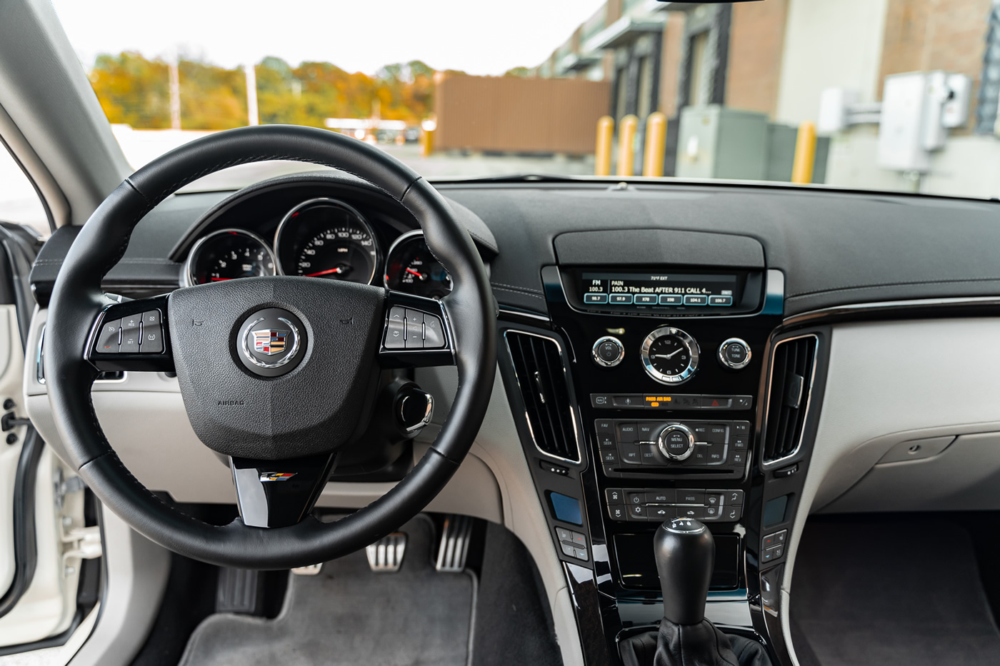 2011 Cadillac CTS-V Wagon 6-Speed in White Diamond Tricoat