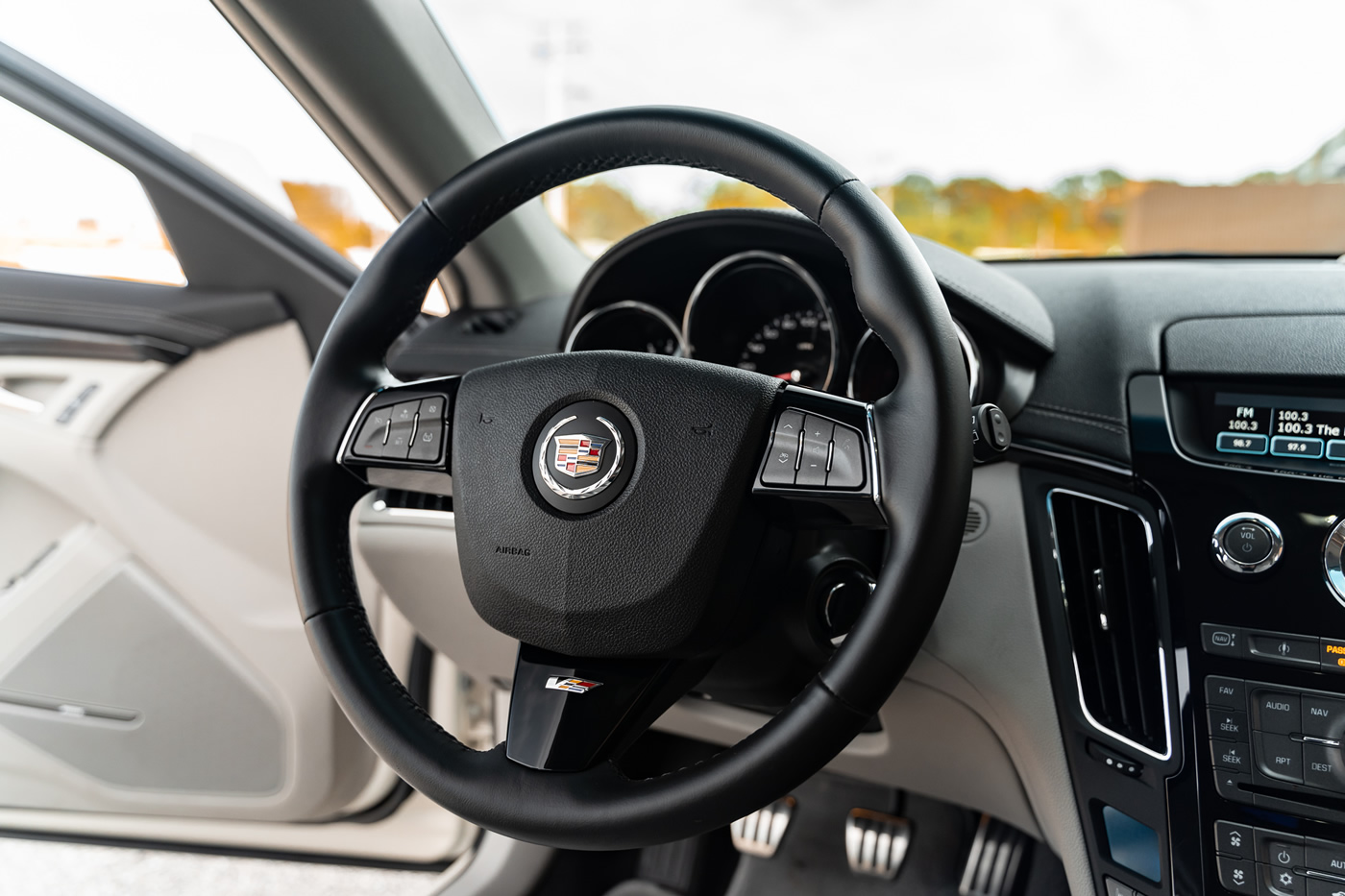 2011 Cadillac CTS-V Wagon 6-Speed in White Diamond Tricoat