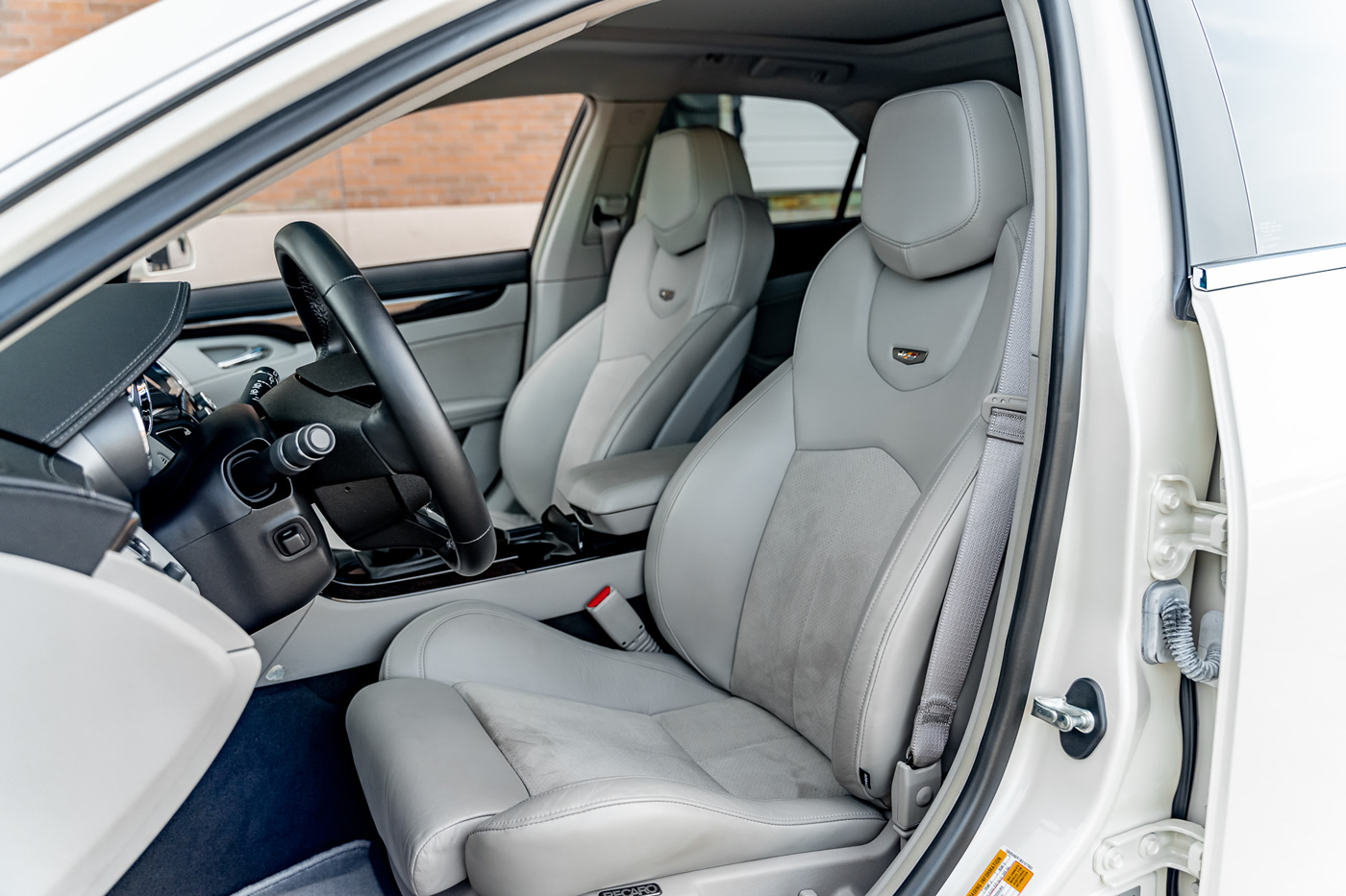 2011 Cadillac CTS-V Wagon 6-Speed in White Diamond Tricoat