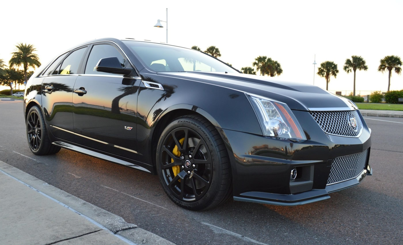 2012 Cadillac CTS-V Wagon in Black Diamond Tricoat