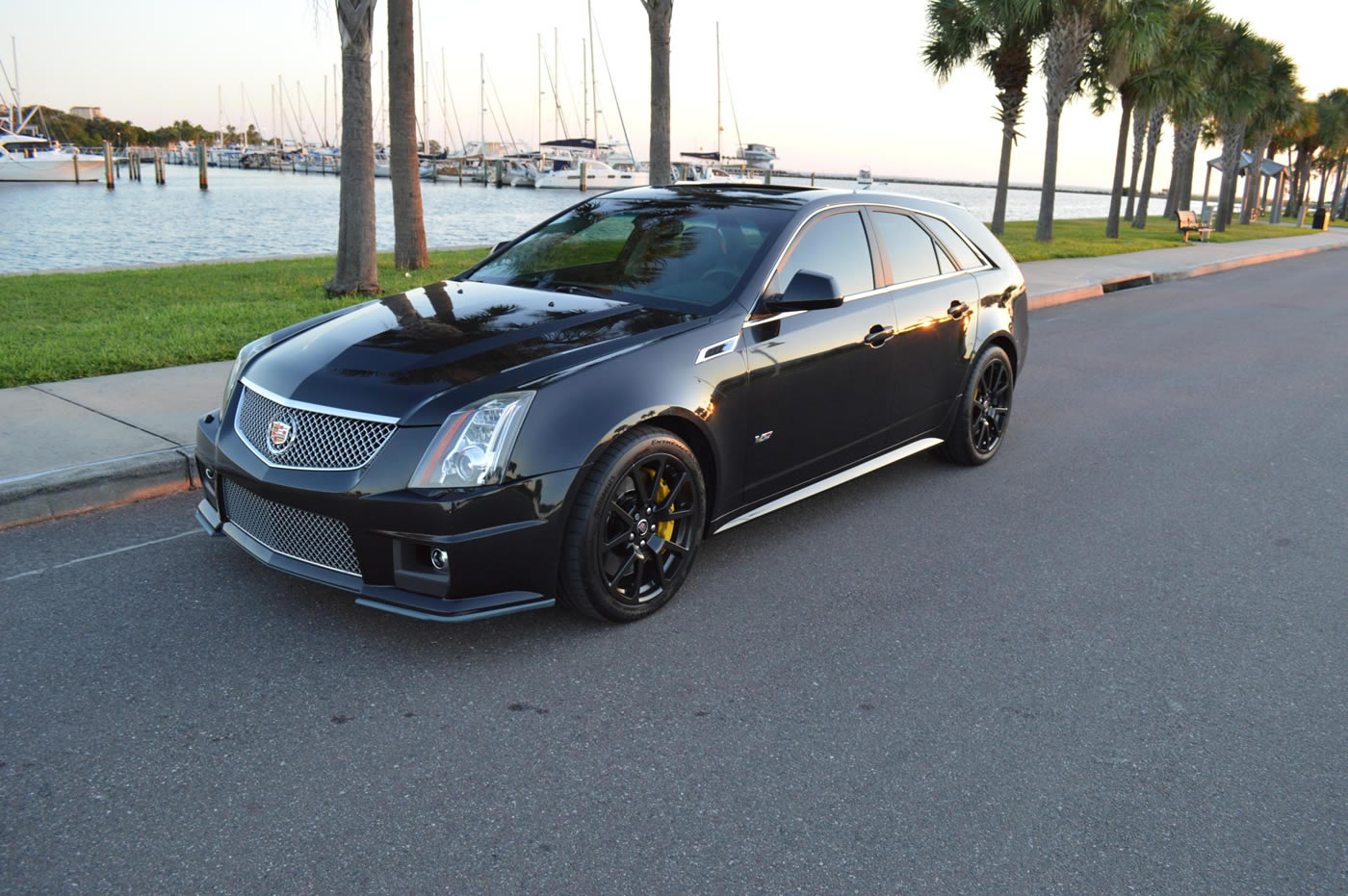 2012 Cadillac CTS-V Wagon in Black Diamond Tricoat