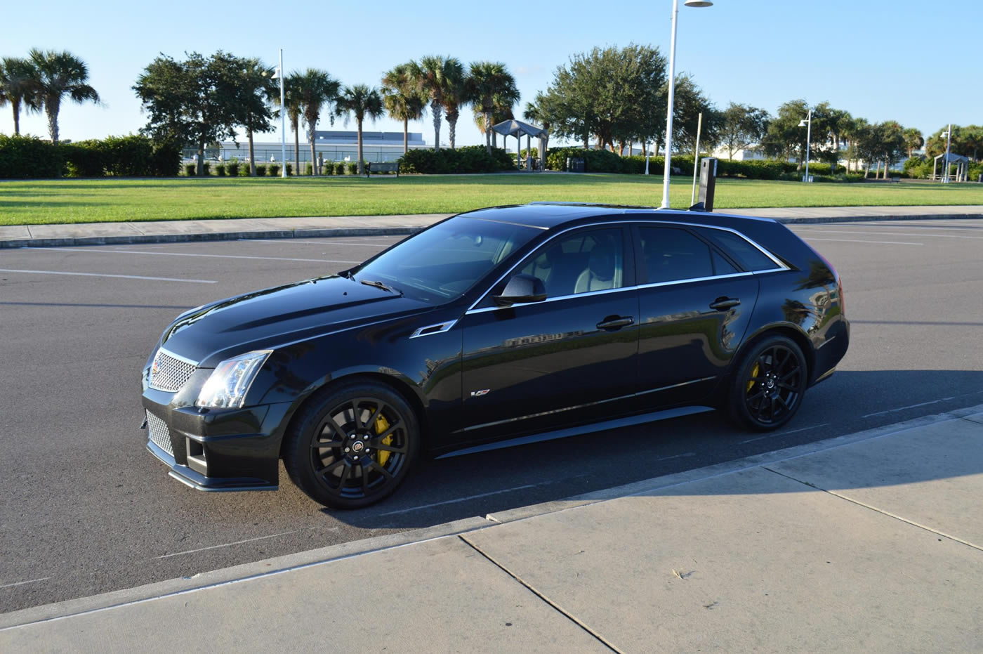 2012 Cadillac CTS-V Wagon in Black Diamond Tricoat