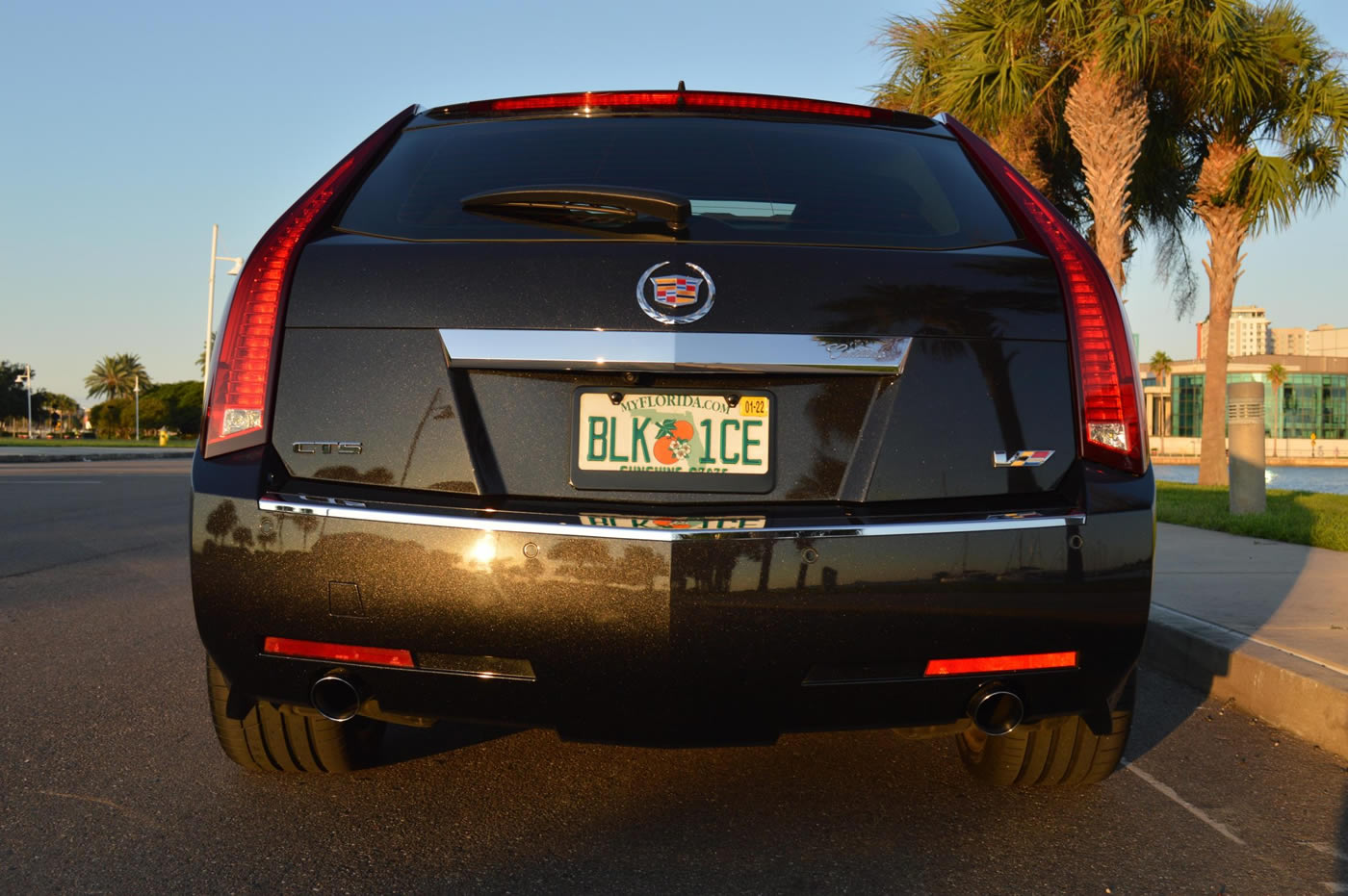 2012 Cadillac CTS-V Wagon in Black Diamond Tricoat