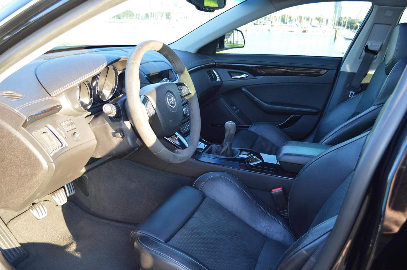2012 Cadillac CTS-V Wagon in Black Diamond Tricoat