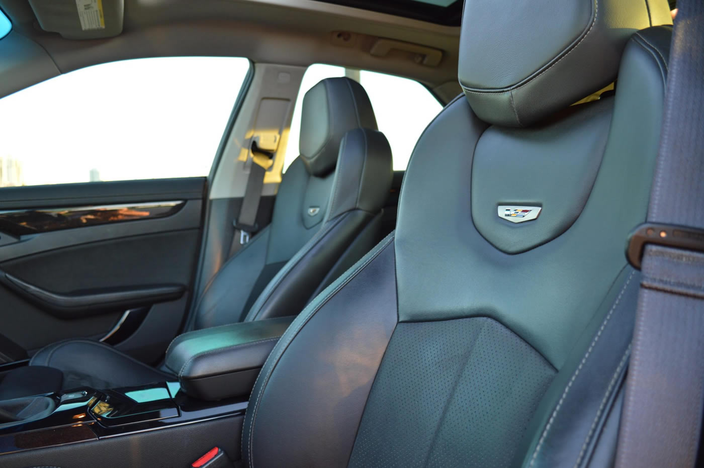 2012 Cadillac CTS-V Wagon in Black Diamond Tricoat