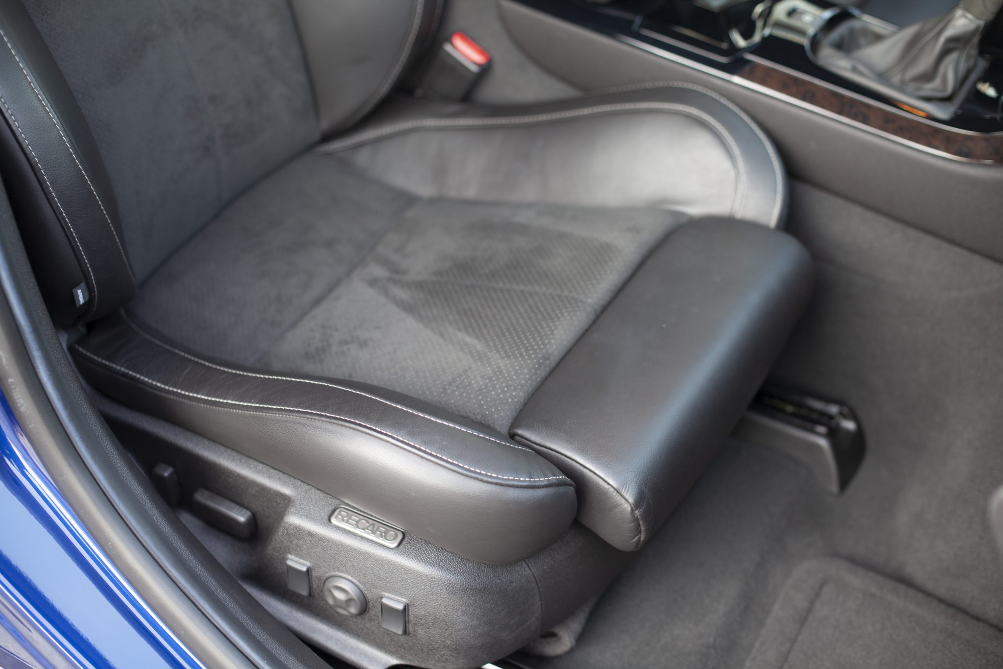 2012 Cadillac CTS-V Wagon in Opulent Blue Metallic